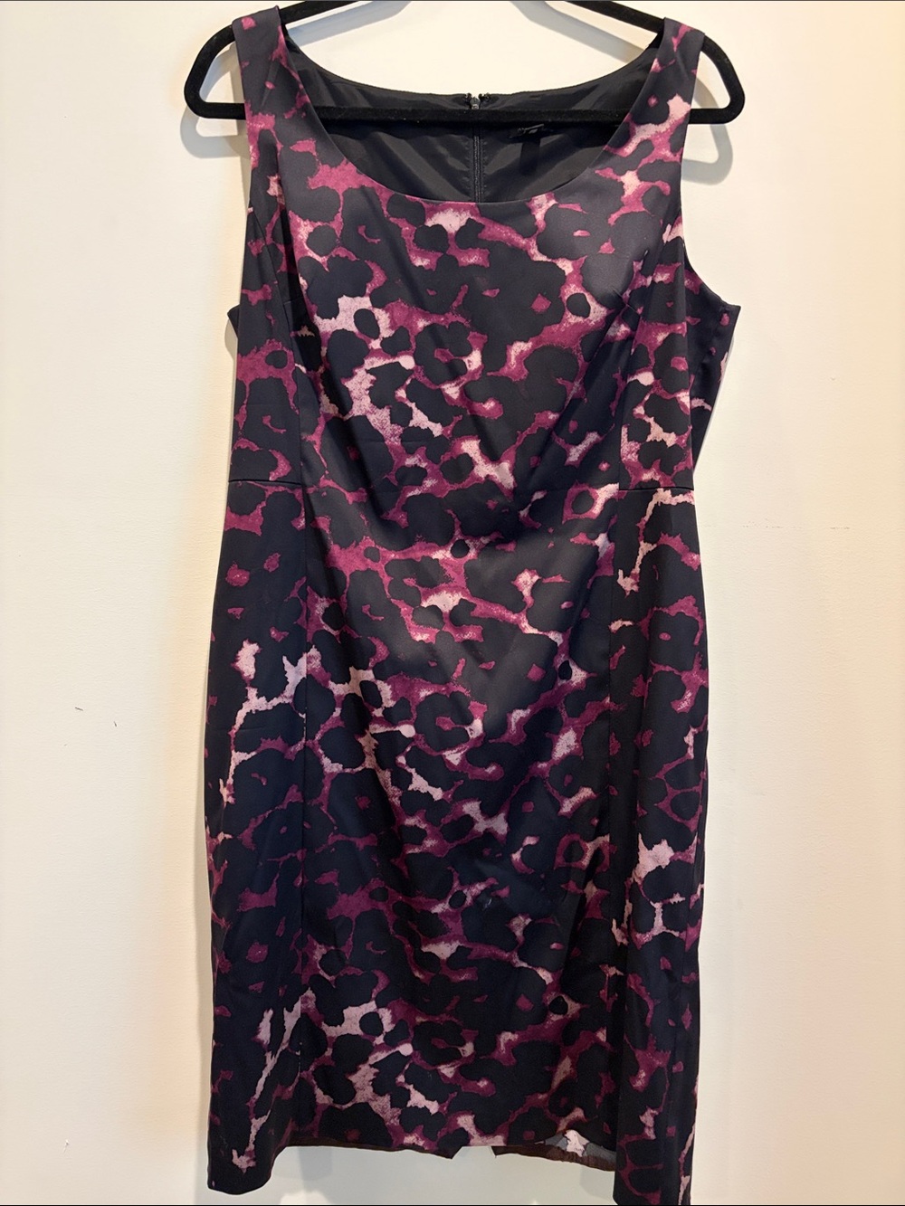 Ann Taylor Black and Magenta Sleeveless Midi Dress
